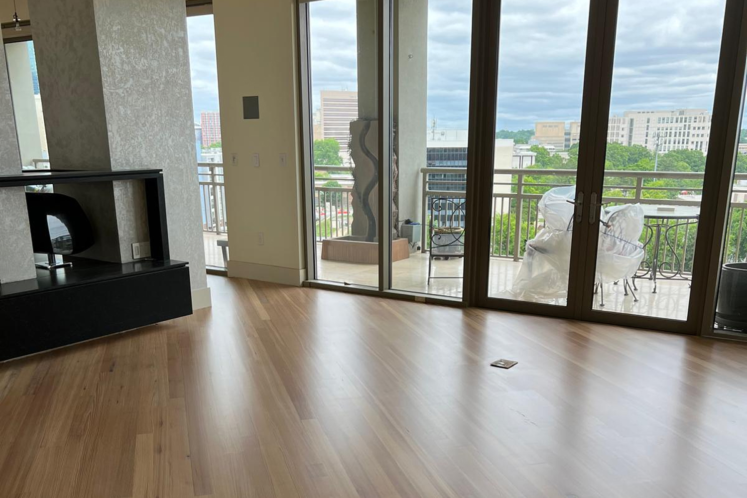 Hardwood Floors -_ SAND AND REFINISHING -_ Carrossel 2 de 3.jpg